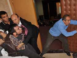 YÖK Başkan Vekiline Yumurtalı Protesto