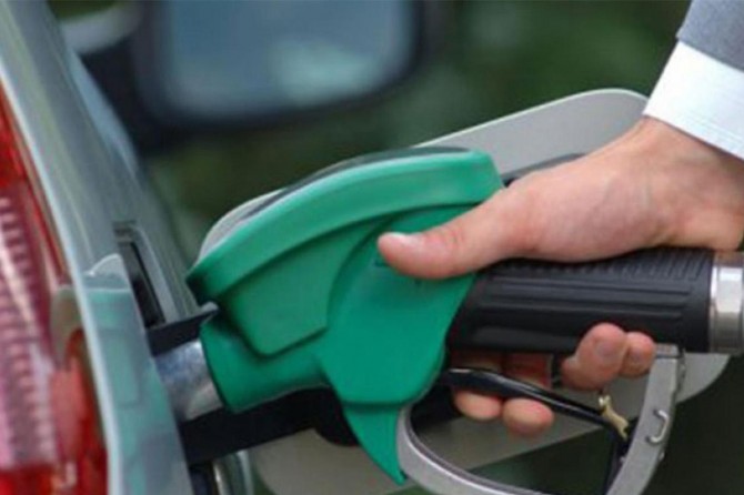 Benzin ve motorine indirim yapıldı