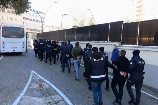 ​Gaziantep'te silahlı suç örgütüne operasyon: 17 tutuklama