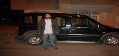 Apocular Sivil Araca Ses Bombası Attı