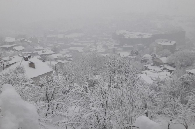 Roads to 242 settlements closed due to snow in east of Turkiye