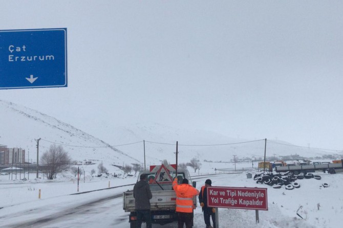 ​Bingöl-Erzurum Karayolunda kar nedeniyle sürücüler mahsur kaldı