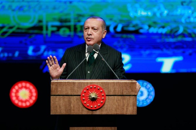 Islamic world wastes its energy with internal conflicts