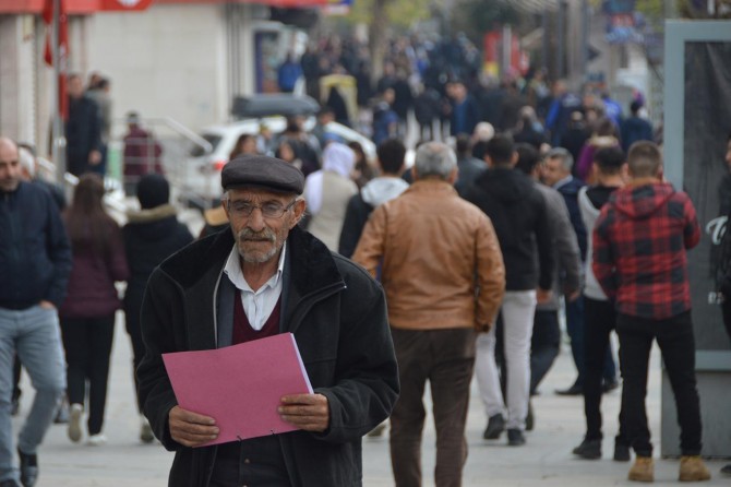 Asgari ücrete yapılan artış 5-6 kişilik bir aile için yetersiz