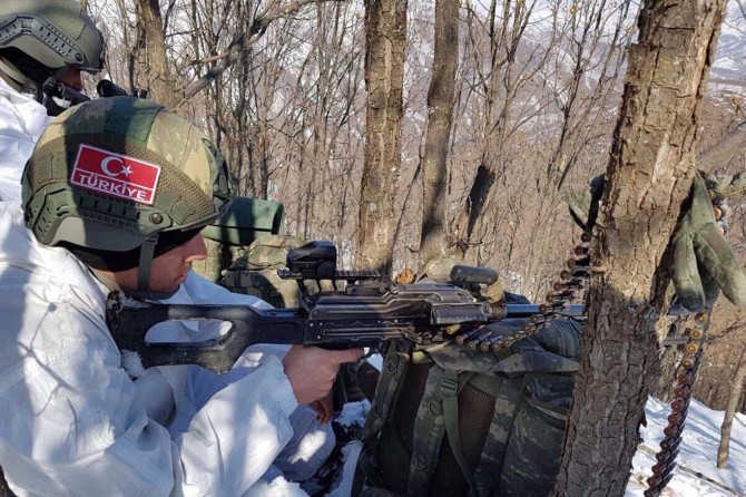 Hakkari Şemdinli'de çığ düştü: 1 asker hayatını kaybetti