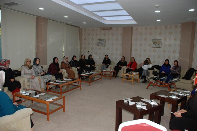 Yemen'de 22 milyon insan dünyanın en büyük açlık felaketiyle karşı karşıyadır