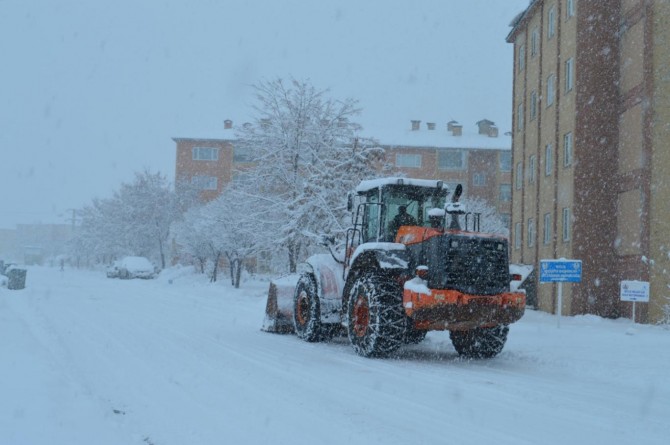 Doğu Anadolu kara teslim: 904 yerleşim biriminin yolu kapandı