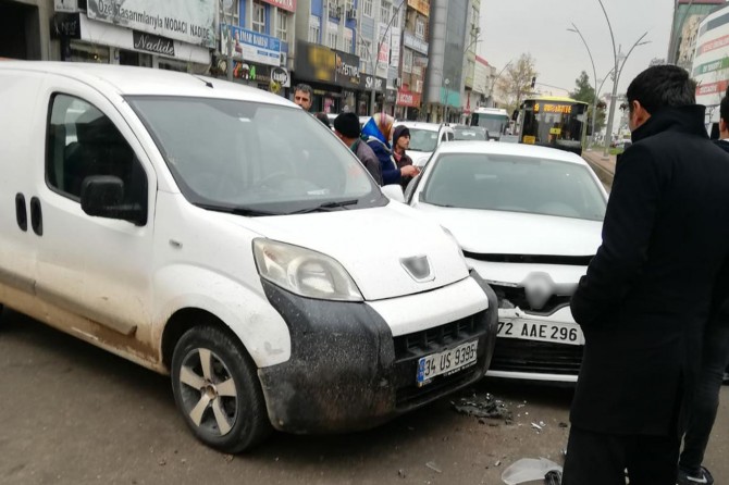 Batman'da maddi hasarlı trafik kazası