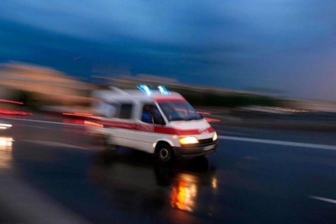 Otomobil üniversite öğrencilerine çarptı: Bir ölü bir yaralı