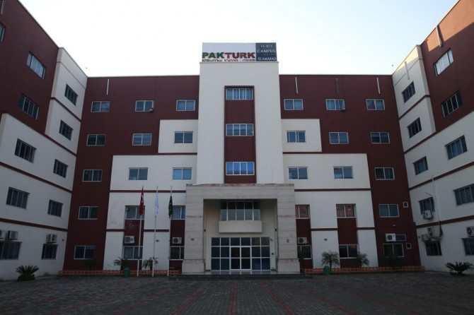 Weqfa Maarîfê ya Tirkîyê mektebên FETO yên li Pakistanê dewr stand