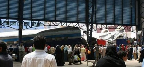 Mısır'da tren öğrenci servisini biçti; 65 ölü!