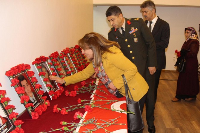 Diyarbakır'da PKK saldırısında katledilen öğrenciler anıldı