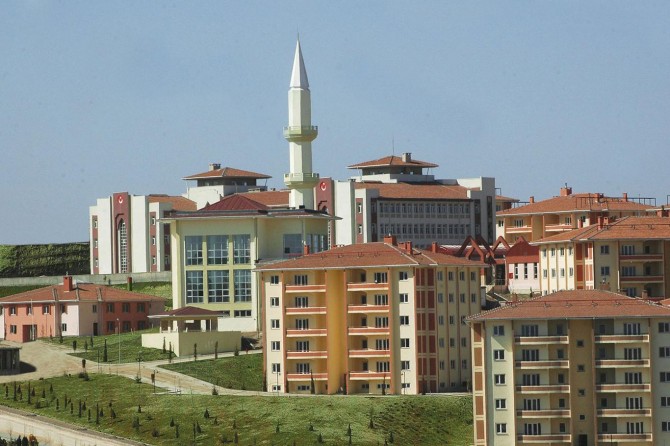 Binden fazla afetzede aileye konutları teslim edildi