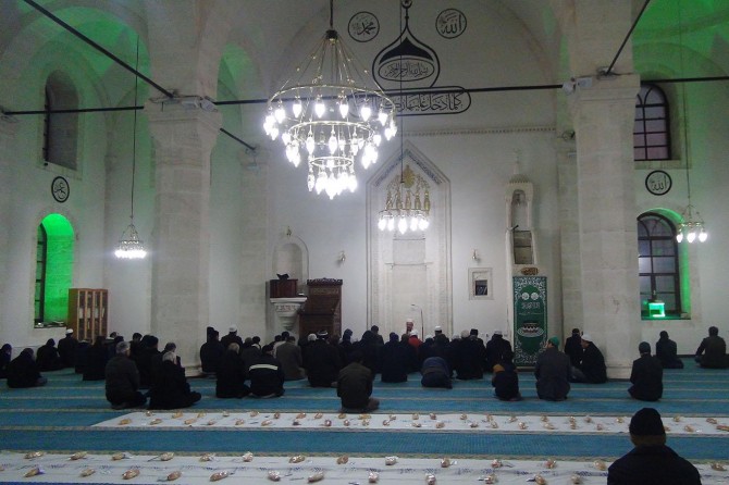 İnsanların yaratılış gayesi Allah'a kul olmaktır