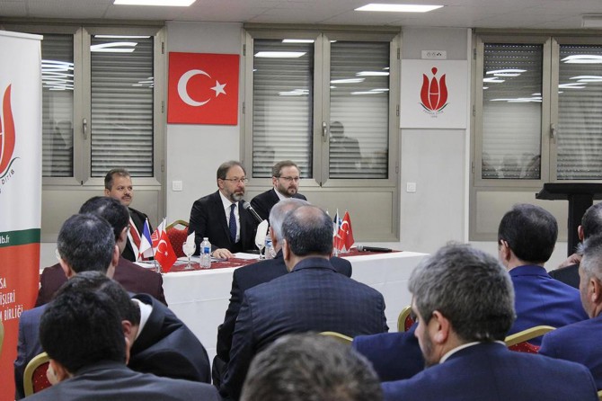 Gençlerimize bırakacağımız en büyük değer Kur'an-ı Kerim ve Hz. Peygamberin sünnetidir