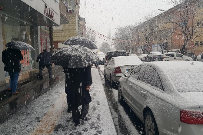 Bingöl'de 281 köy yoluna ulaşım sağlanamıyor