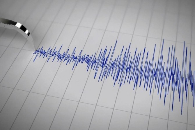 İran'da deprem: Onlarca yaralı