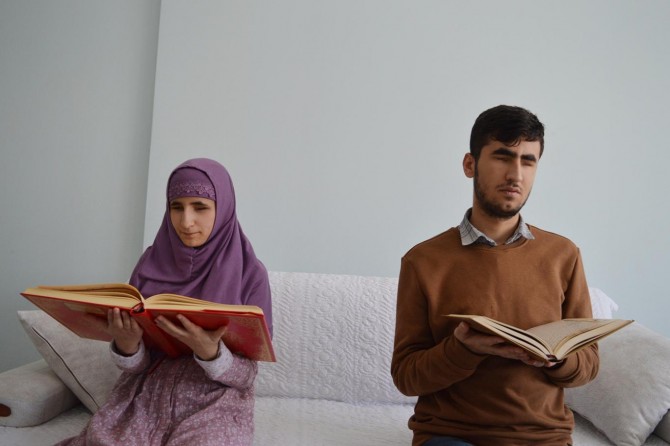 Bitlis Tatvan'da görme engelli kardeşlerin hafızlık aşkı