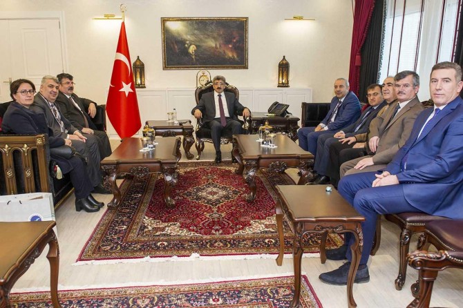 Van Valisi Bilmez'e "hayırlı olsun" ziyaretleri