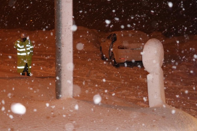 Bingöl’ün çevre illerle bağlantısı koptu