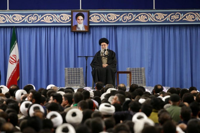 Hamaney: Rayedarên Amerîkayî gelek zêde ehmeq in