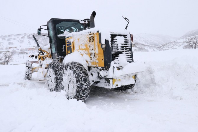 Bingöl ve Elâzığ'da 428 köy yolu ulaşıma kapandı