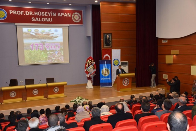 Gençleri toprağa kanalize etmemiz gerekiyor