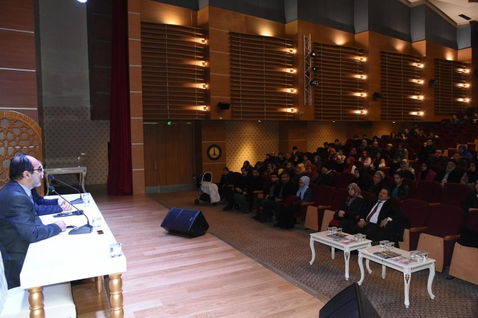Gaziantep'te umreye gidecek öğrencilere seminer verildi