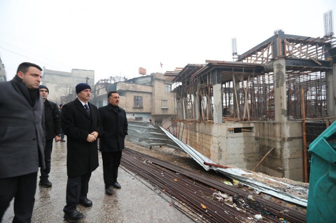 ​Herkesin ibadet edebilmesi için camiler yapıyoruz