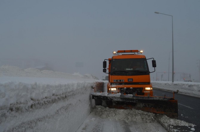 Bitlis'te 172 köy yolu ulaşıma kapandı