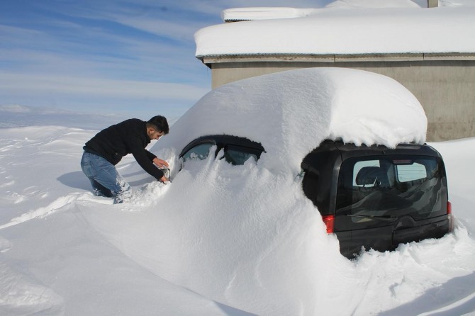 Muş'ta 131 köy yolu ulaşıma kapandı
