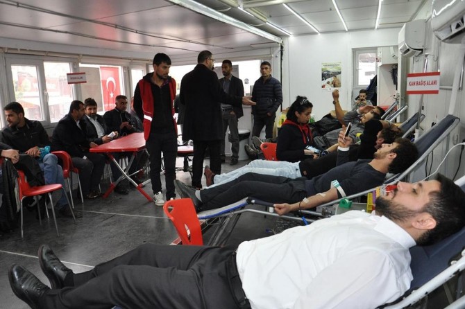 Batman'da Kızılay vatandaşları kan vermeye çağırdı