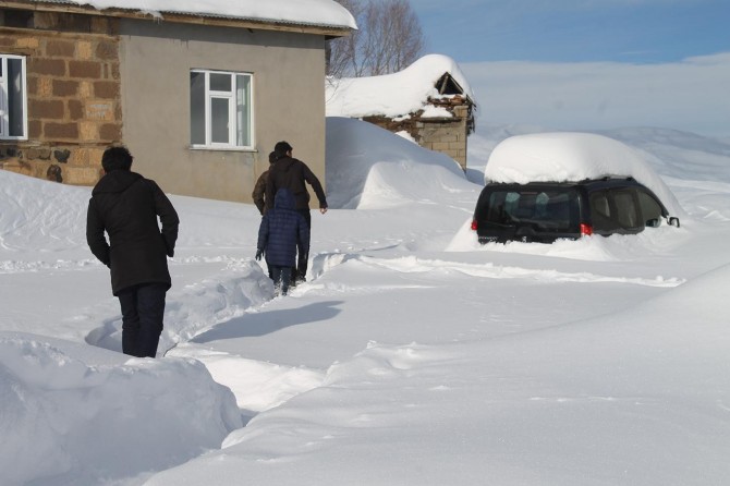 Muş'ta 35 köy yolu ulaşıma kapandı