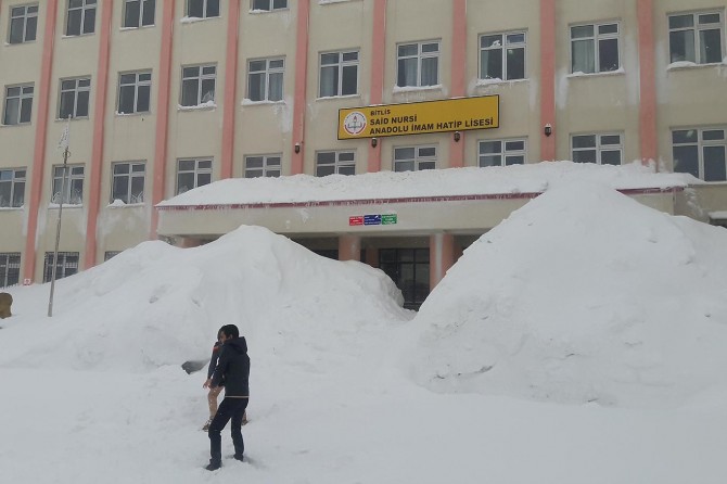 Bitlis’te eğitime kar tatili