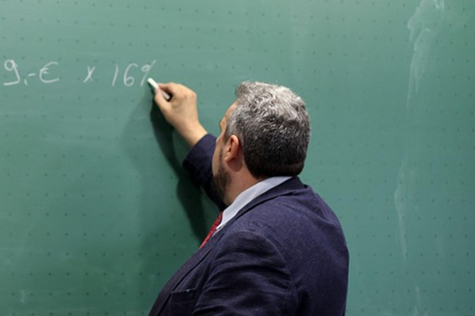 Encamên îmtîhana devkî ya mamosteyên bi peyman hat daxuyandin