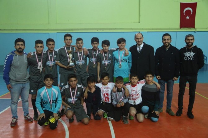 ​Silopi'de minik sporcularda ödül verildi