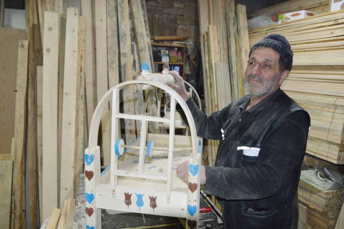 Siirtli Nevzat Usta yarım asırdır ahşaba şekil veriyor