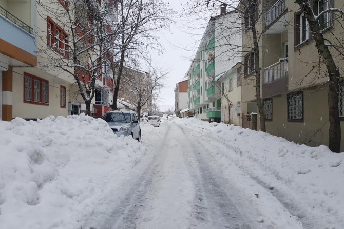 ​Bingöl'de yalnız yaşayan yaşlı evinde ölü bulundu