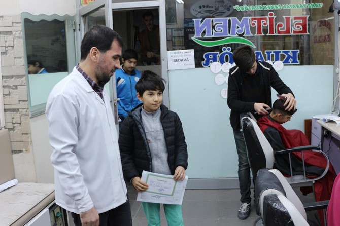 Kızıltepe'de takdir veya teşekkür belgesini getirene bedava tıraş