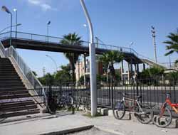 Tarsus'un Tek Yaya Üst Geçidi Onarılmayı Bekliyor (Video)