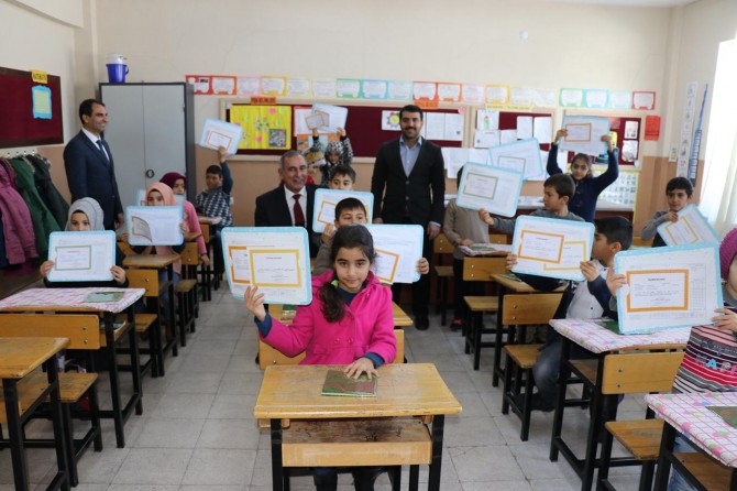 Çocuklarımızın manevi yönünün gelişmesi için camilere yönlendirmeliyiz