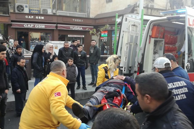 ​Şanlıurfa Eyyübiye'de kan kaybeden sürücüye ilk müdahaleyi esnaf yaptı