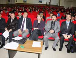 Van'da "Bilgisayar Destekli Dil Öğretimi Semineri"