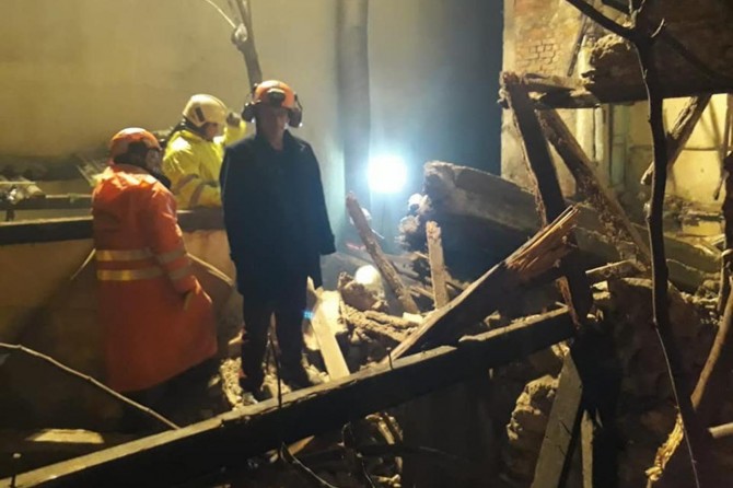 ​Konak'ta çöken binanın enkazı altında kalan kişinin cesedine ulaşıldı