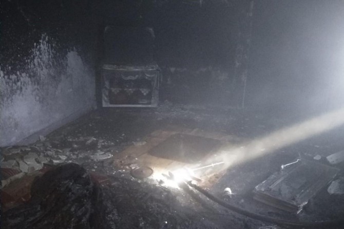 Batman’da yanan evden vatandaşı komşuları kurtardı