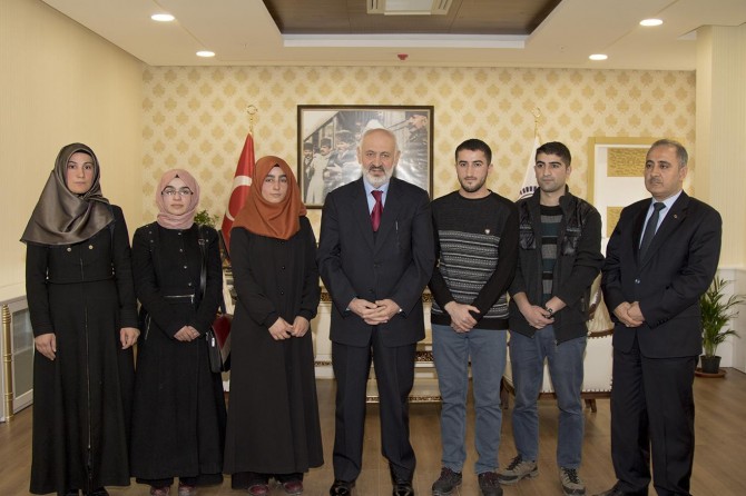 Mevlid-i Nebi Bilgi Yarışması’nda dereceye girenler ödüllendirildi