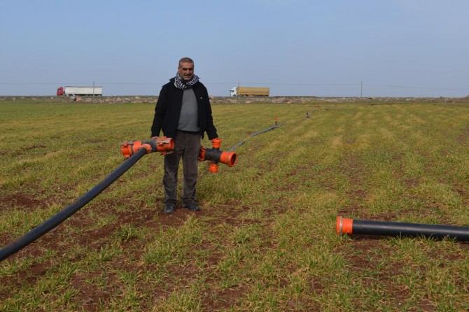 Hilvan'da boruları çalınan çiftçi, hırsızların bulunmasını istiyor