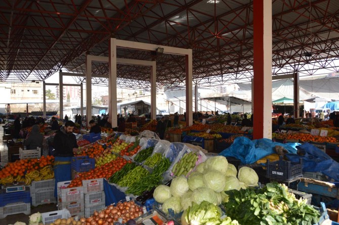 Pazar fiyatları cep yakıyor