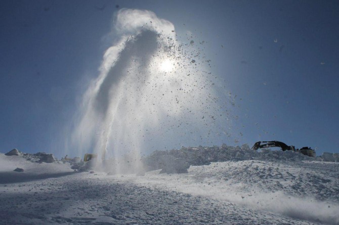 ​Muş’ta yol açma çalışması kartpostallık görüntüler oluşturdu