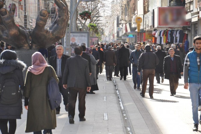 Dolar düşüyorsa fiyatlar da düşmelidir